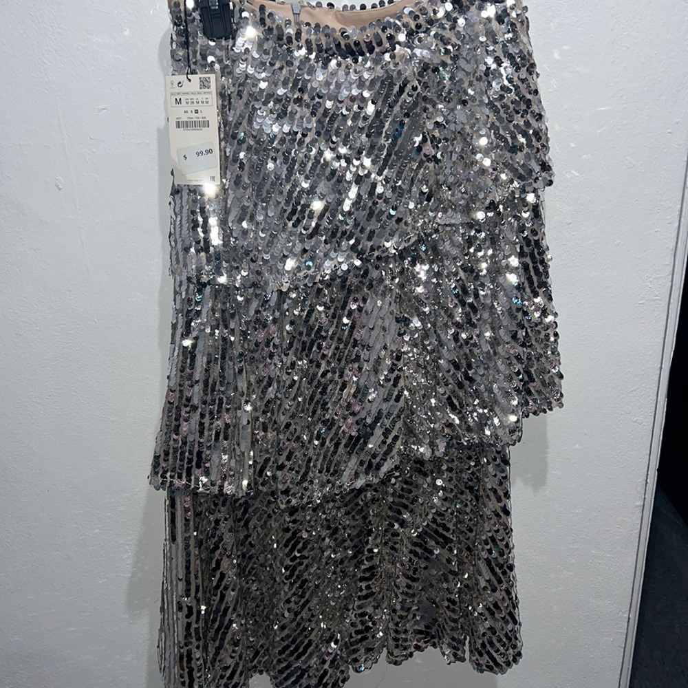 New with tags! MIDI skirt silver sparkly
